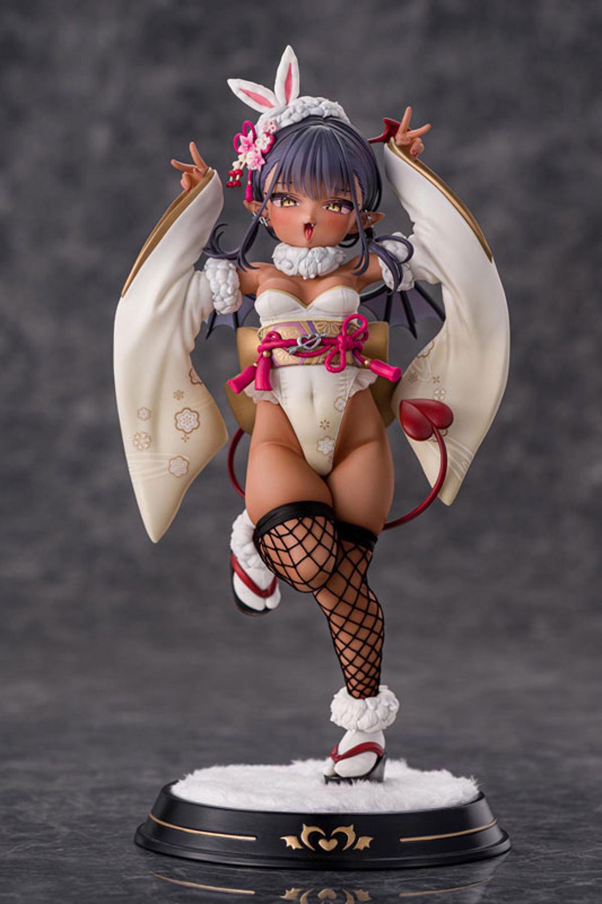 Tanned Succubus-chan (Kiwi Toys) by duncecap