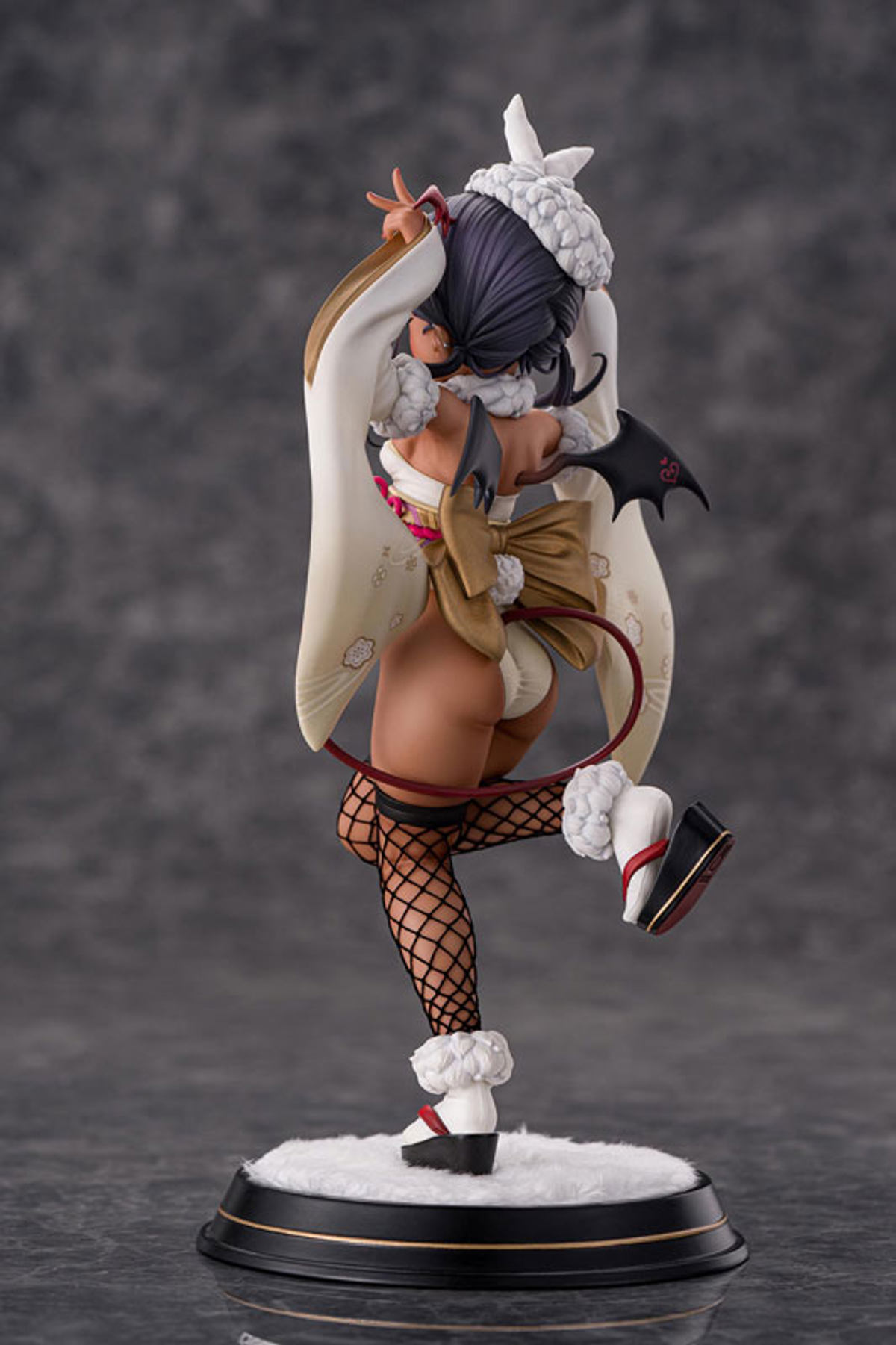 Tanned Succubus-chan (Kiwi Toys) by duncecap