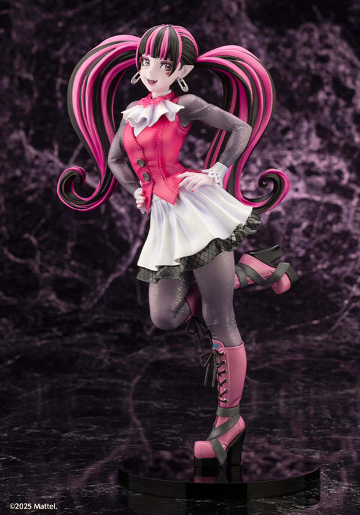 Draculaura (Kotobukiya) by duncecap